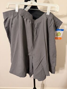 Columbia Women’s Grey Elastic-Waist Outdoor Shorts